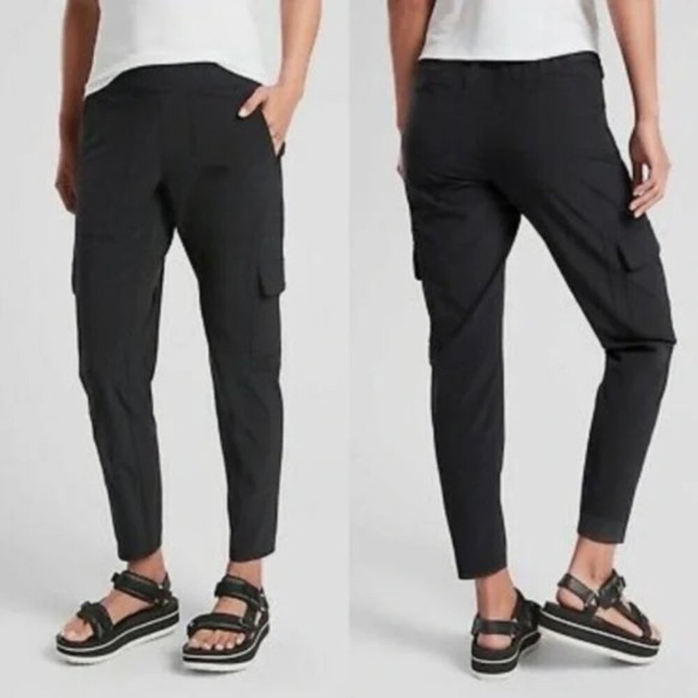 Athleta Chelsea Utility Cargo Pants Size 6 Black Lightweight 6 Pockets Polyester